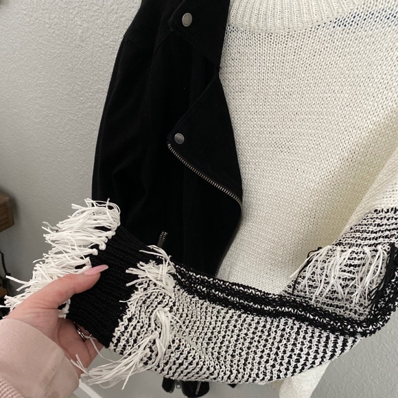 Sweater - Picture 4 of 4